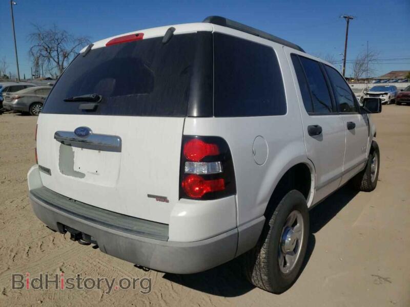 2006 Ford EXPLORER (VIN 1FMEU72E56UA90061) — photo 4 of 10