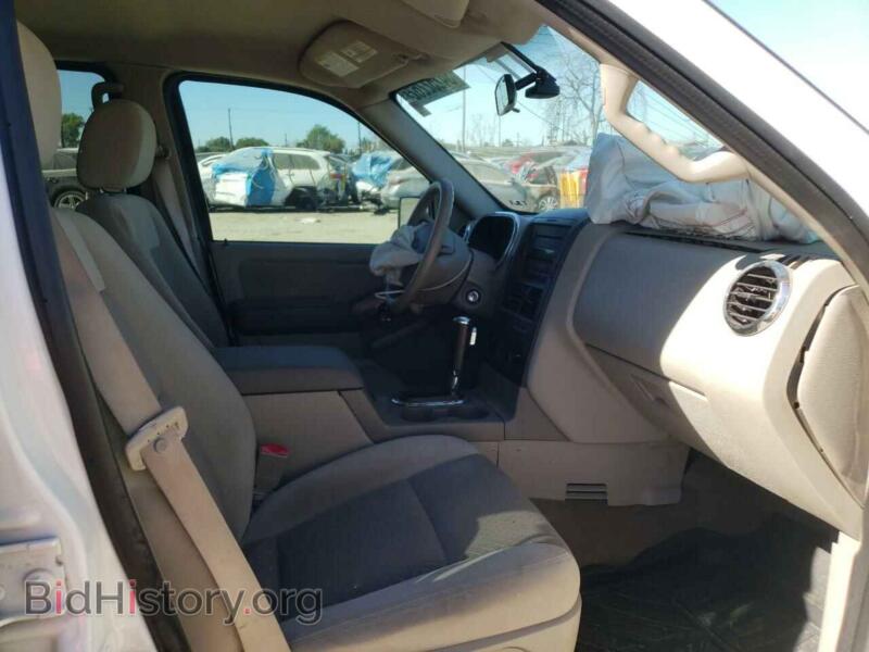 2006 Ford EXPLORER (VIN 1FMEU72E56UA90061) — photo 5 of 10