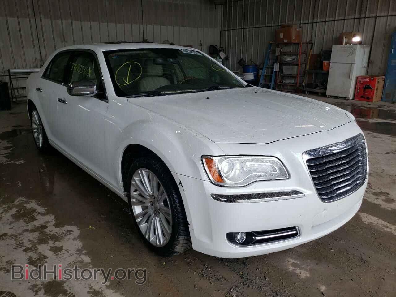 Photo 2C3CA6CT4BH528940 - CHRYSLER 300 2011