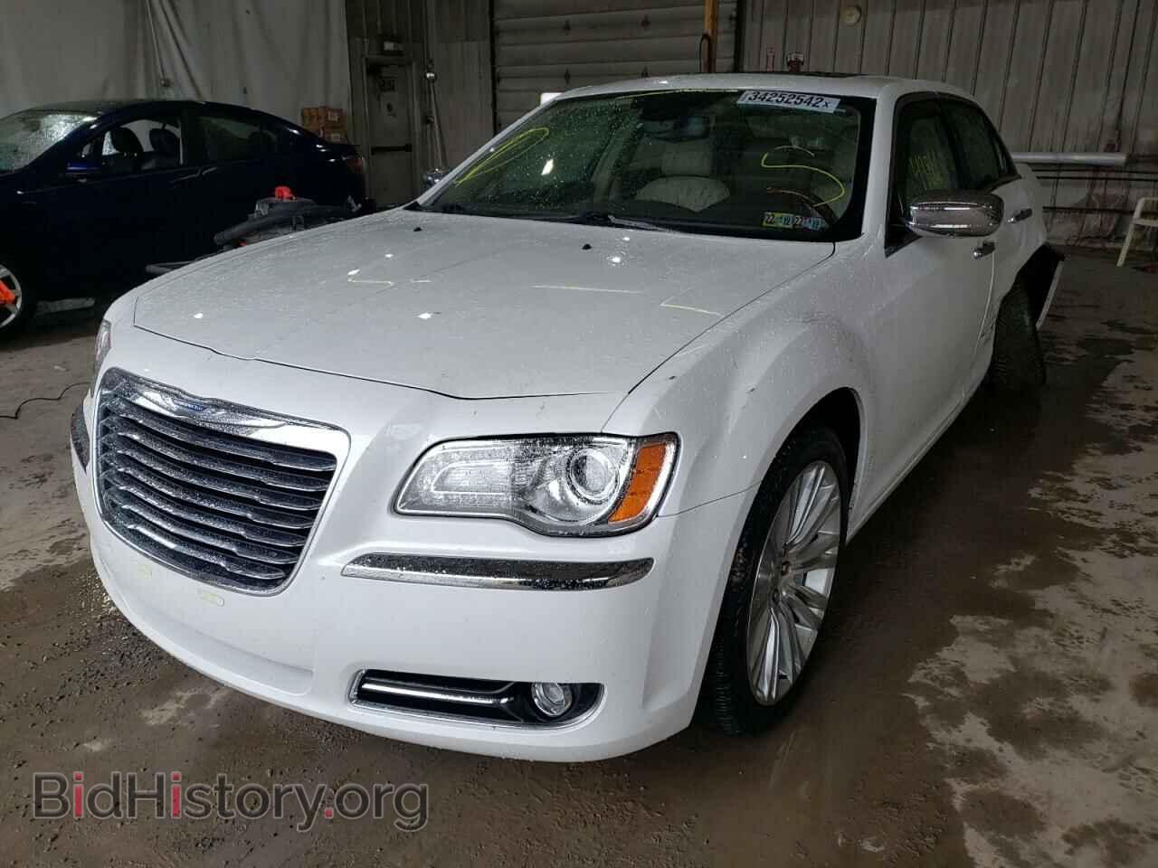 2011 CHRYSLER 300 - VIN: 2C3CA6CT4BH528940 - Фото 2