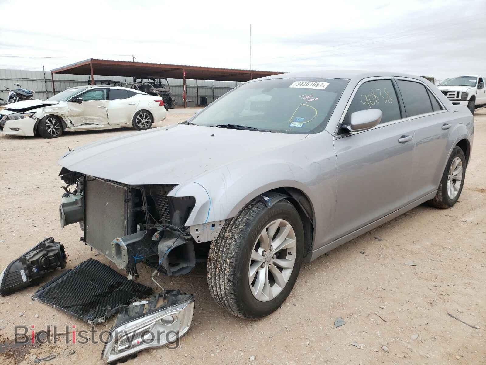 2016 CHRYSLER 300 - VIN: 2C3CCAAG7GH190539 - Фото 2