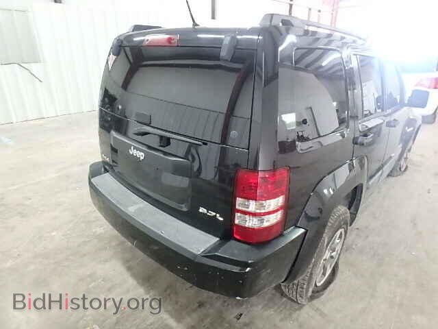 2008 Jeep LIBERTY (VIN 1J8GN28K28W179211) — фото 4 из 10