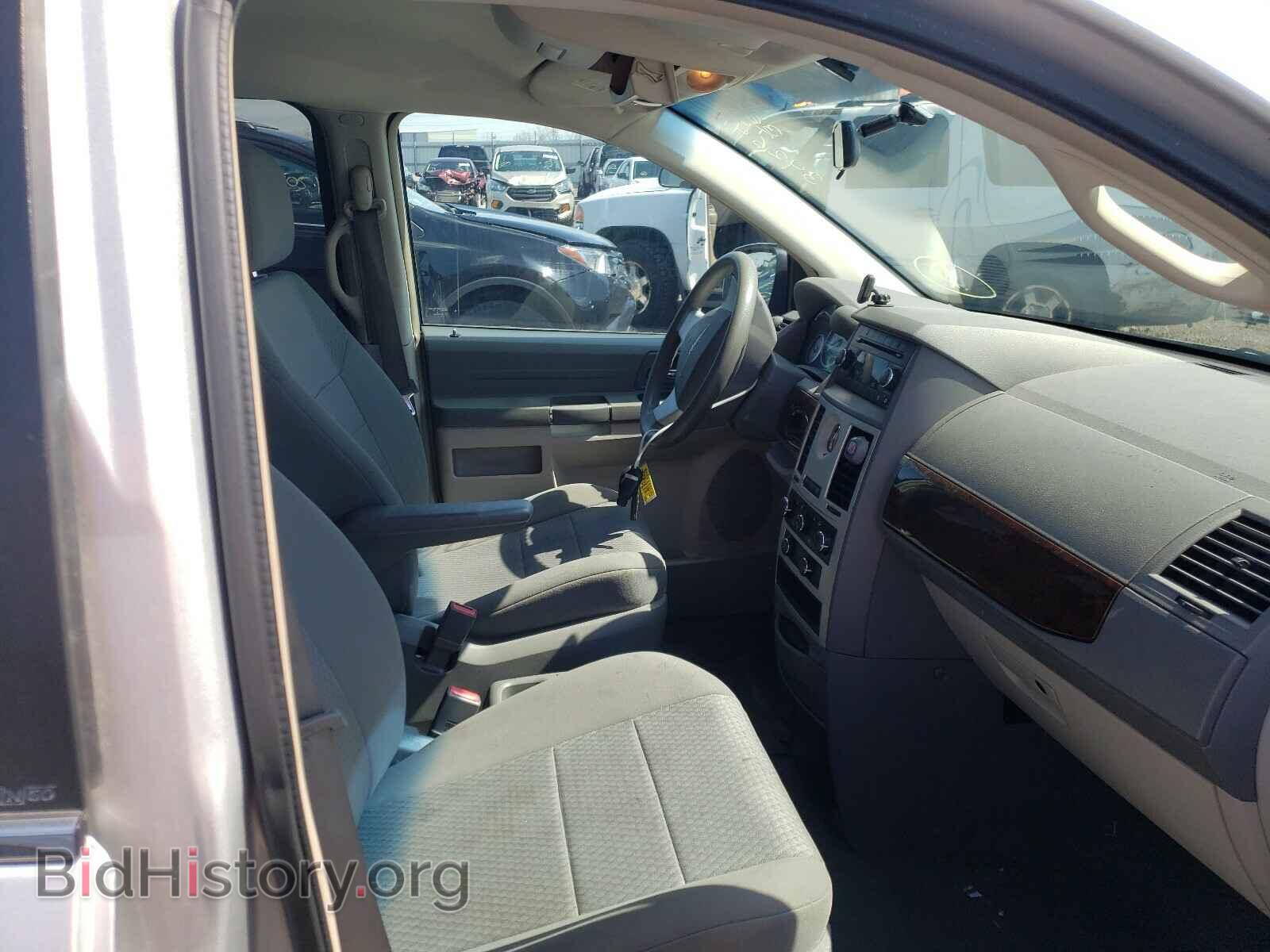 2010 CHRYSLER MINIVAN - VIN: 2A4RR2D10AR391583 - Фото 5