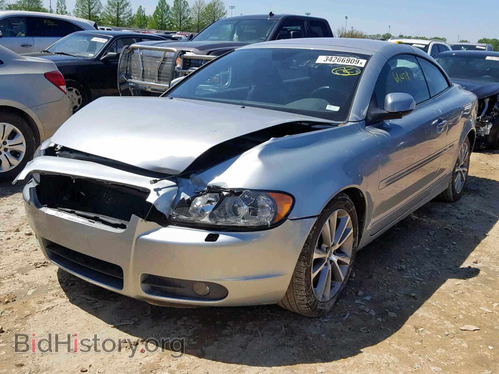 2010 VOLVO C70 - VIN: YV1672MC1AJ092957 - Фото 2