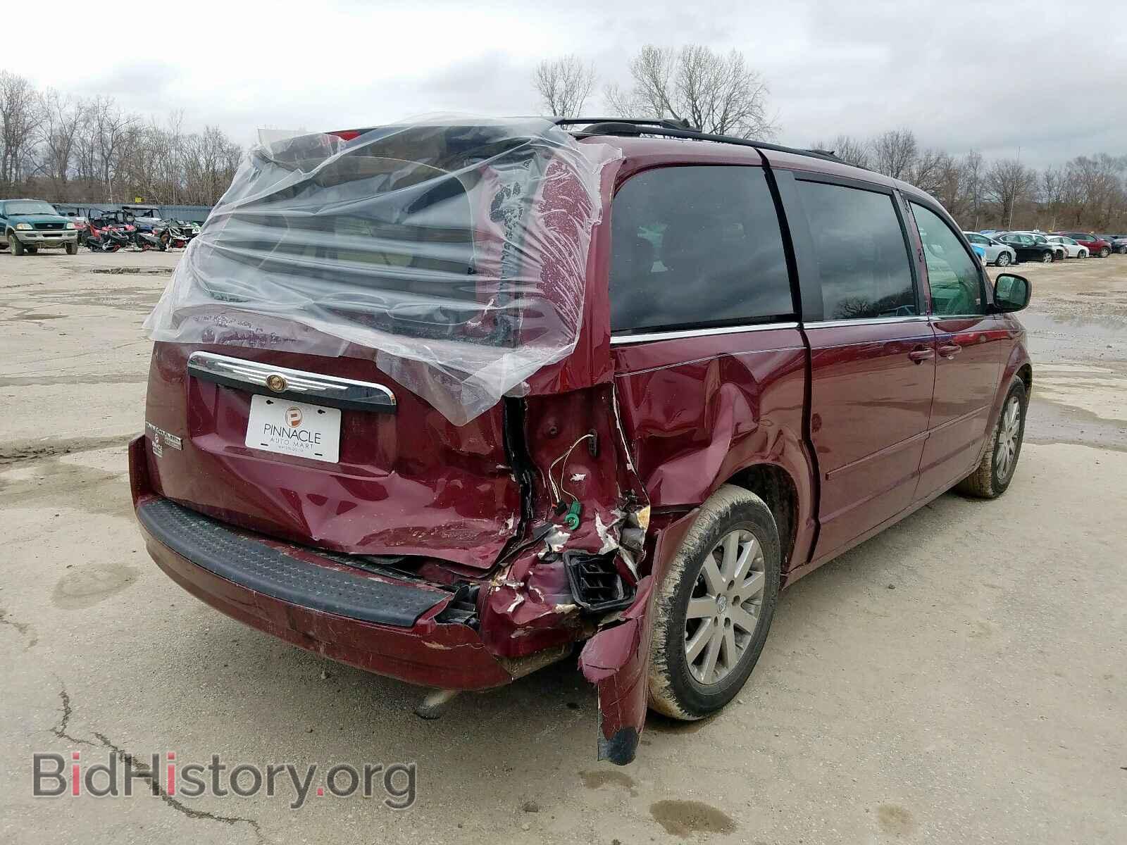 2008 CHRYSLER MINIVAN - VIN: 2A8HR54P98R651795 - Фото 4