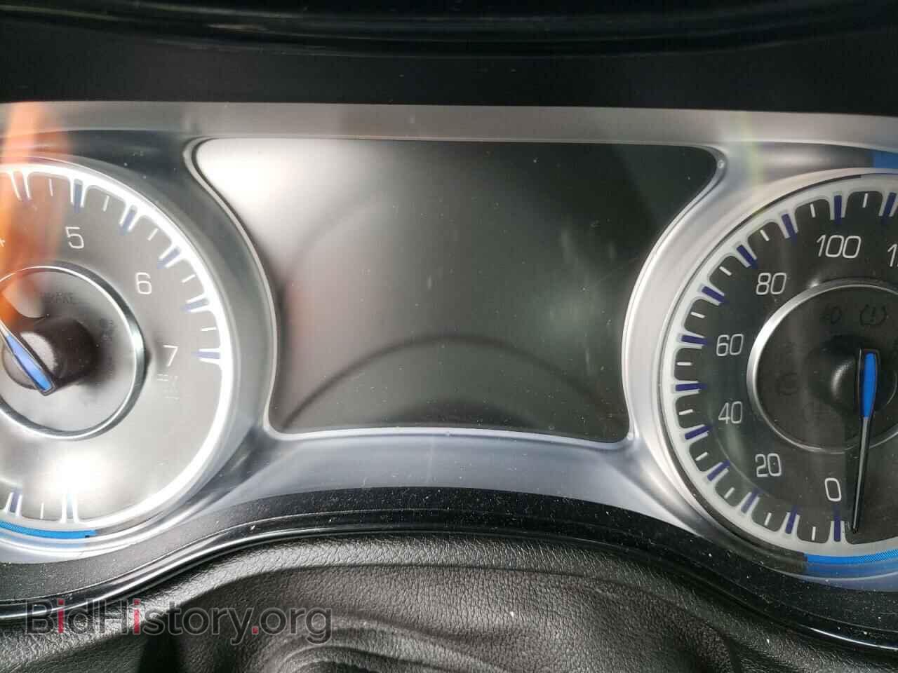 2015 CHRYSLER 300 - VIN: 2C3CCABG4FH853160 - Фото 8