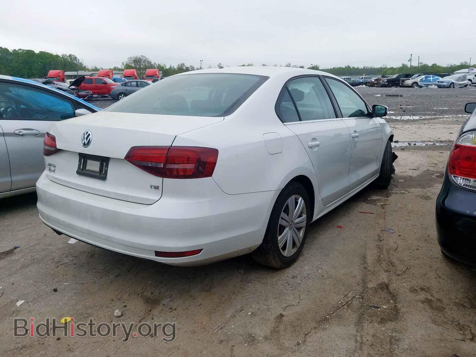 2017 VOLKSWAGEN JETTA - VIN: 3VW2B7AJ8HM282932 - Photo 4