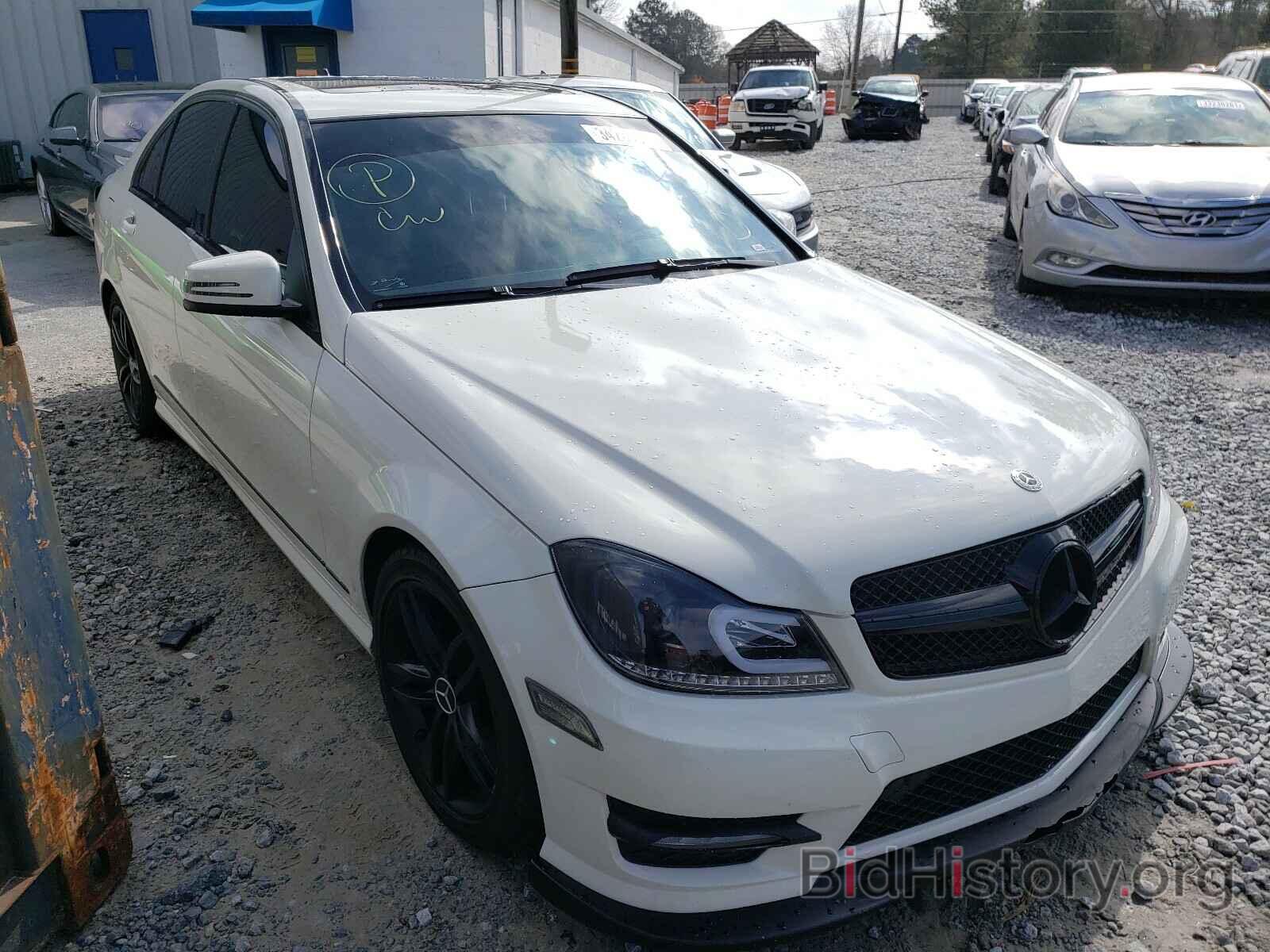 Photo WDDGF8BB3CA689160 - MERCEDES-BENZ C CLASS 2012