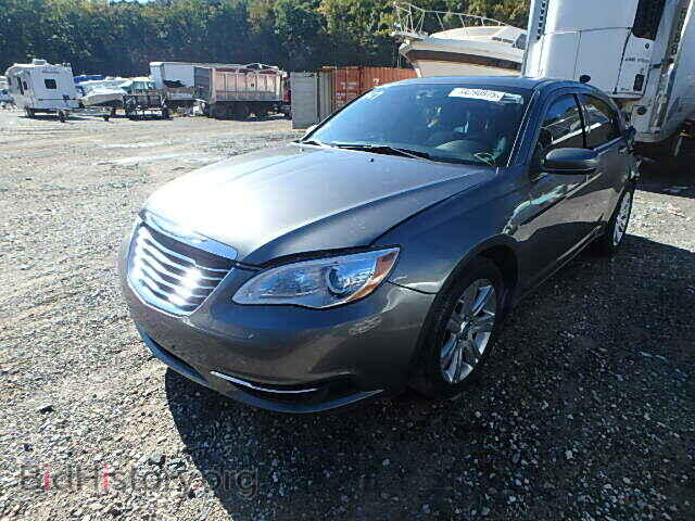 2013 CHRYSLER 200 - VIN: 1C3CCBBB1DN743729 - Фото 2