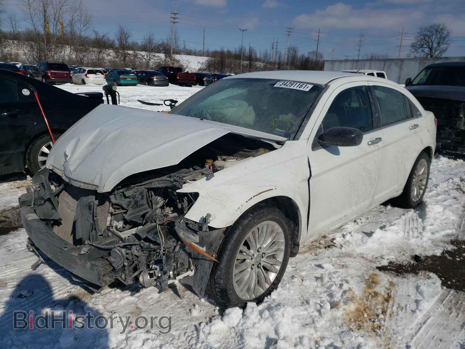 2011 CHRYSLER 200 - VIN: 1C3BC2FB7BN600724 - Фото 2