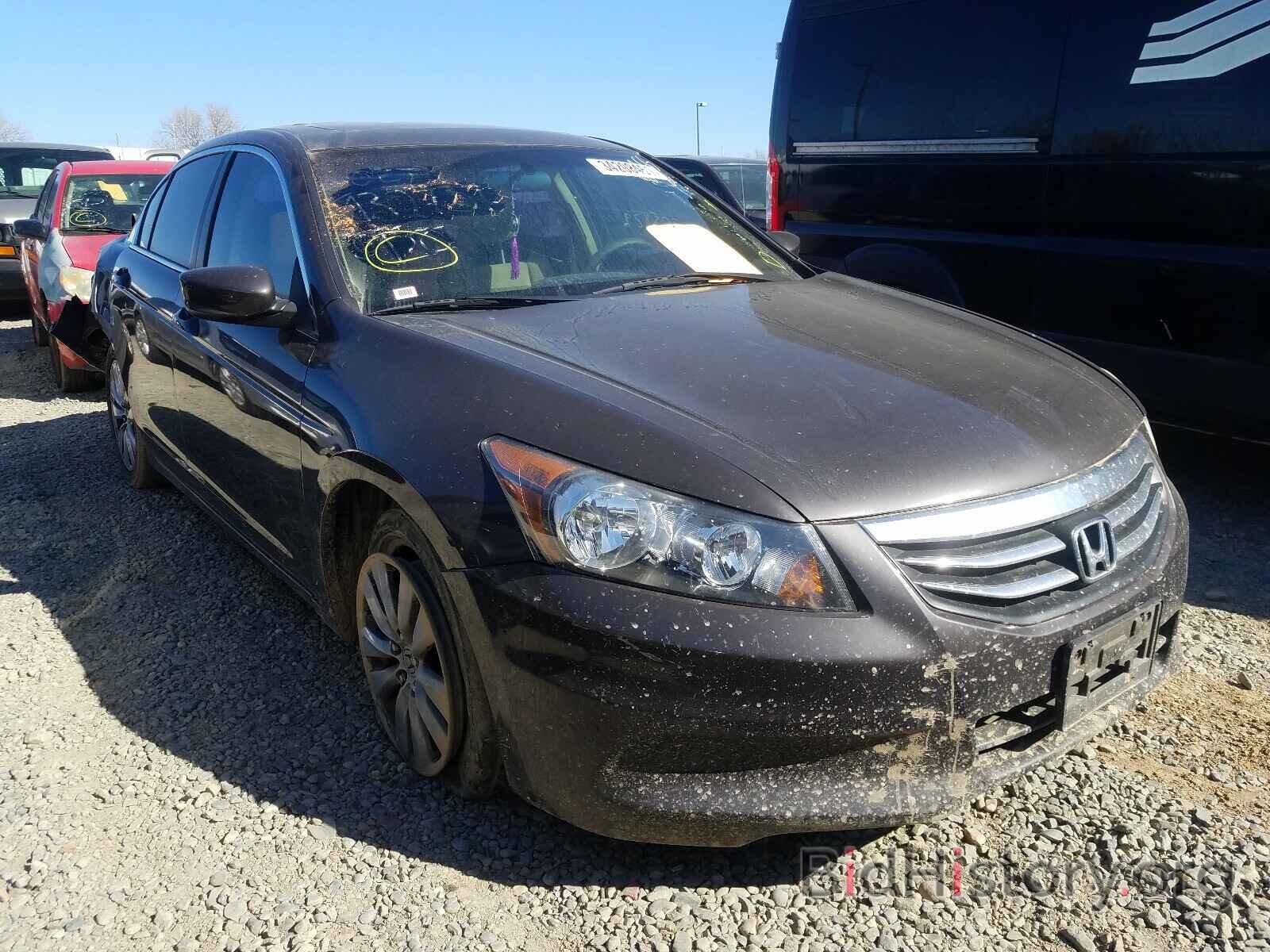 Photo 1HGCP2F77BA050885 - HONDA ACCORD 2011