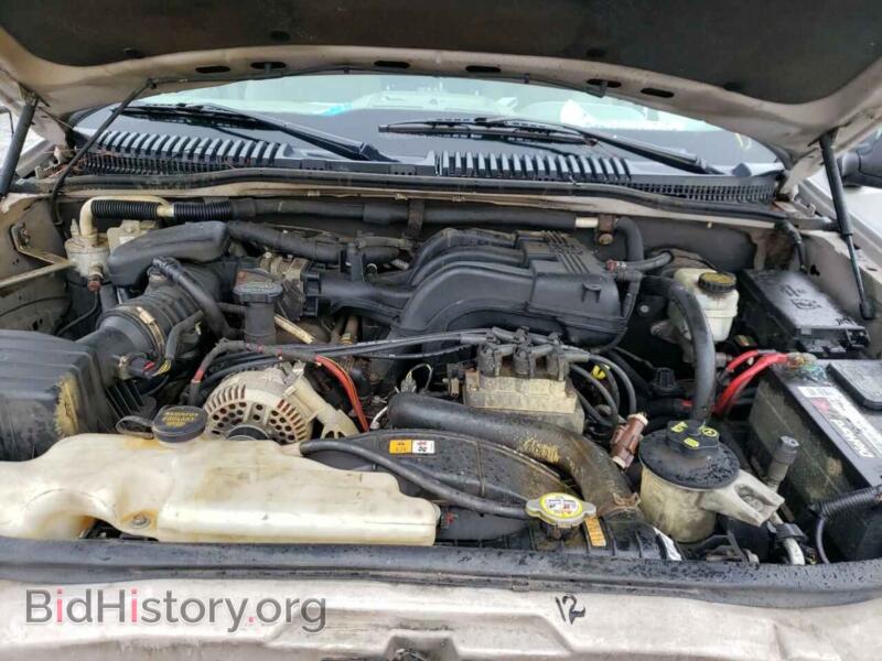 2006 Ford EXPLORER (VIN 1FMEU73E06UB31484) — photo 7 of 10