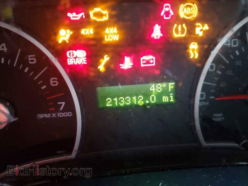 2006 Ford EXPLORER (VIN 1FMEU73E06UB31484) — photo 8 of 10