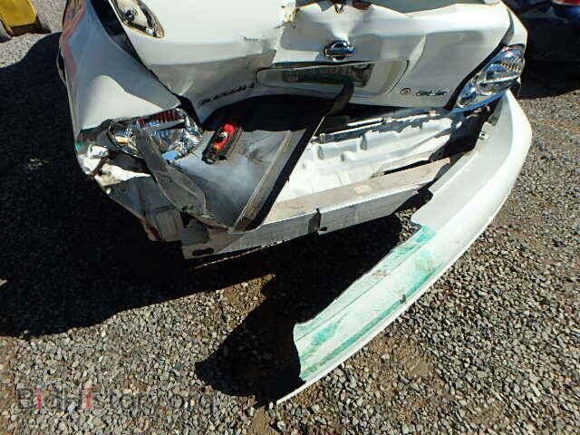 2000 NISSAN MAXIMA - VIN: JN1CA31A1YT220148 - Photo 9