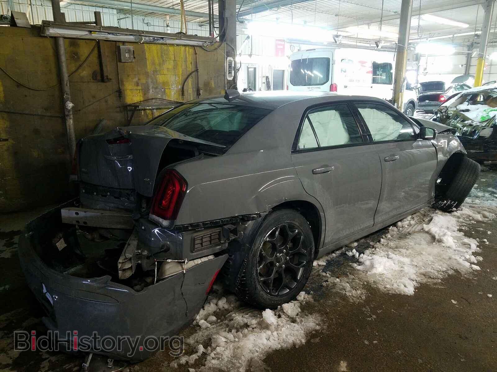 2019 CHRYSLER 300 - VIN: 2C3CCAGG0KH569365 - Фото 4