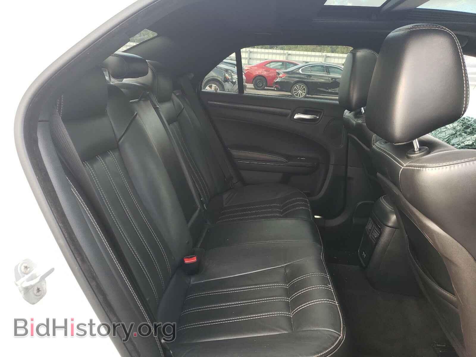 2015 CHRYSLER 300 - VIN: 2C3CCABT2FH903776 - Фото 6