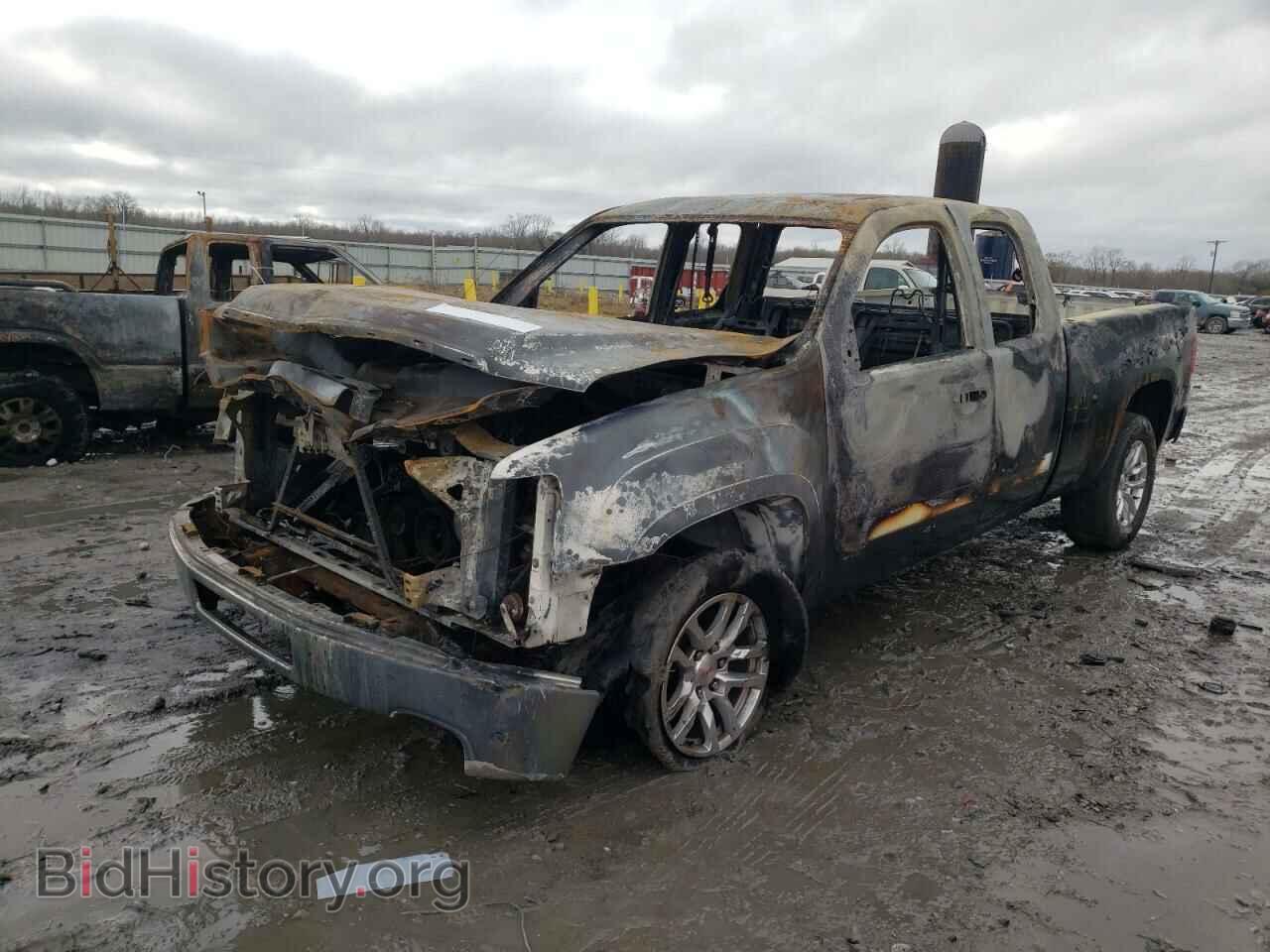 2011 GMC SIERRA - VIN: 1GTR1WE00BZ120461 - Фото 2