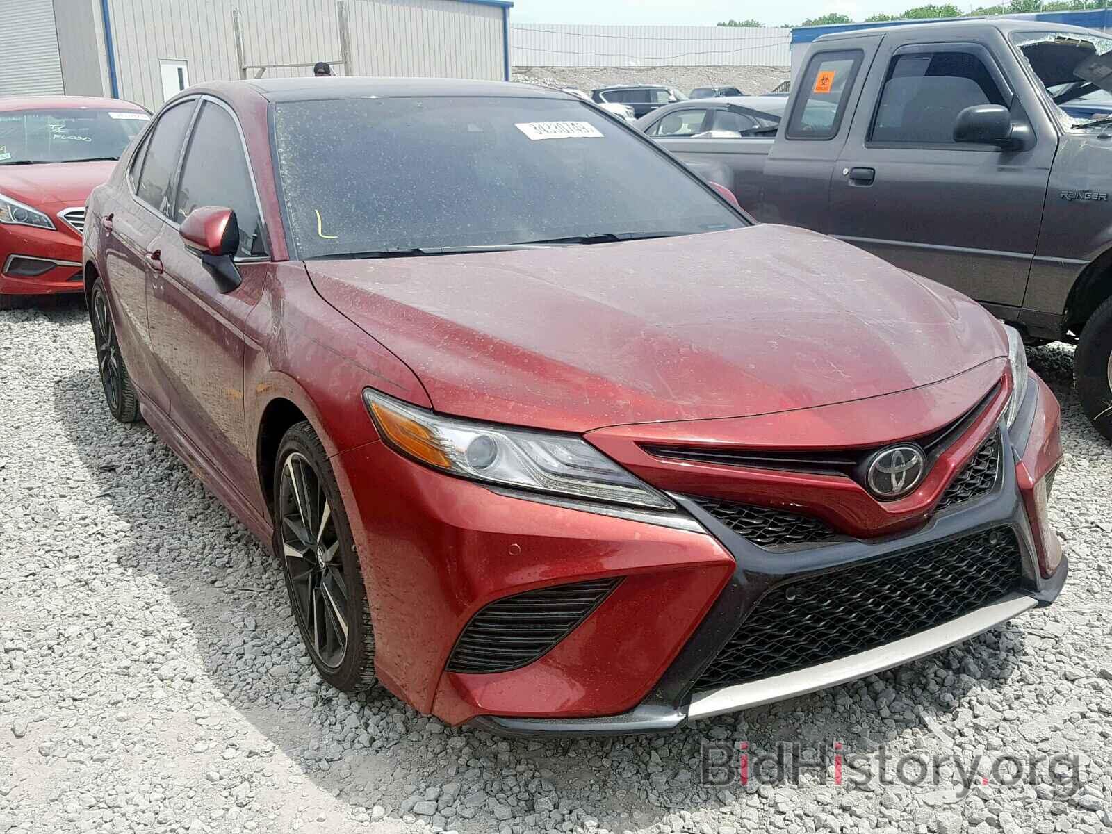 Photo 4T1B61HK9JU586237 - TOYOTA CAMRY 2018