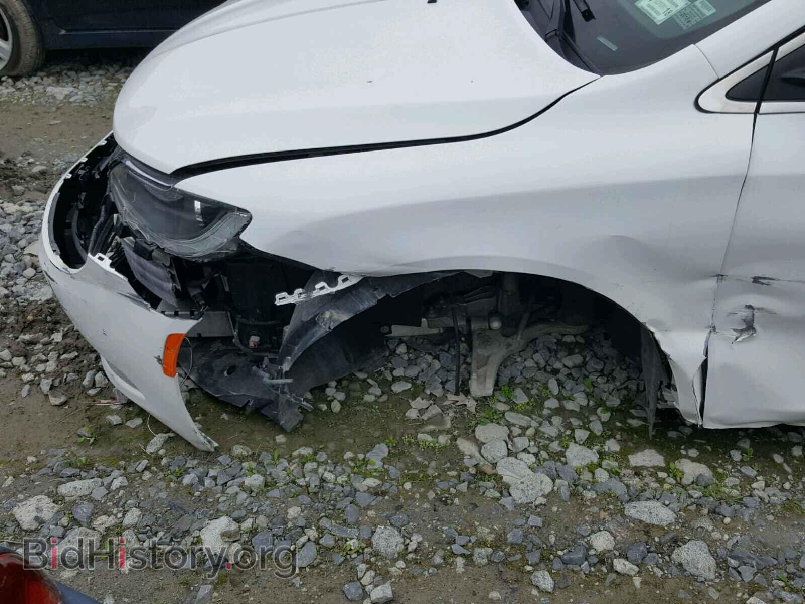 2015 CHRYSLER 200 - VIN: 1C3CCCAB0FN504702 - Photo 9