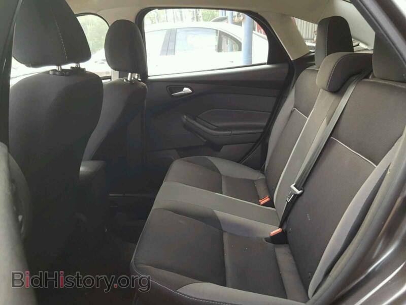 2014 Ford FOCUS (VIN 1FADP3F29EL121371) — photo 5 of 10
