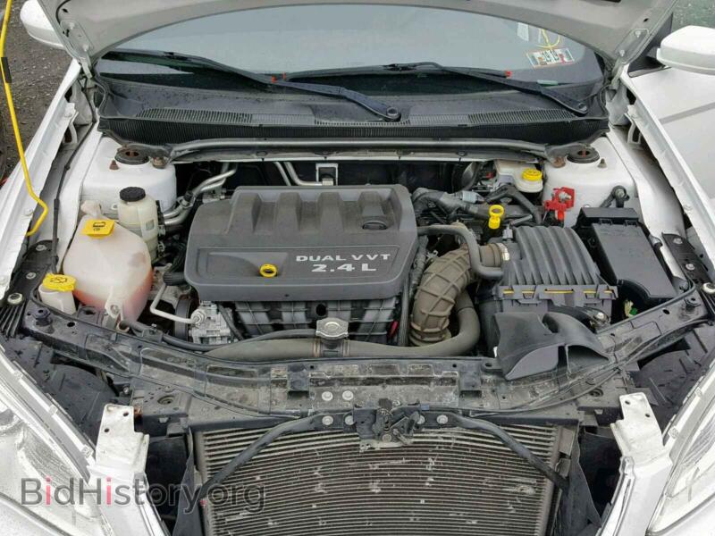 2012 Chrysler 200 (VIN 1C3CCBABXCN295961) — photo 7 of 10