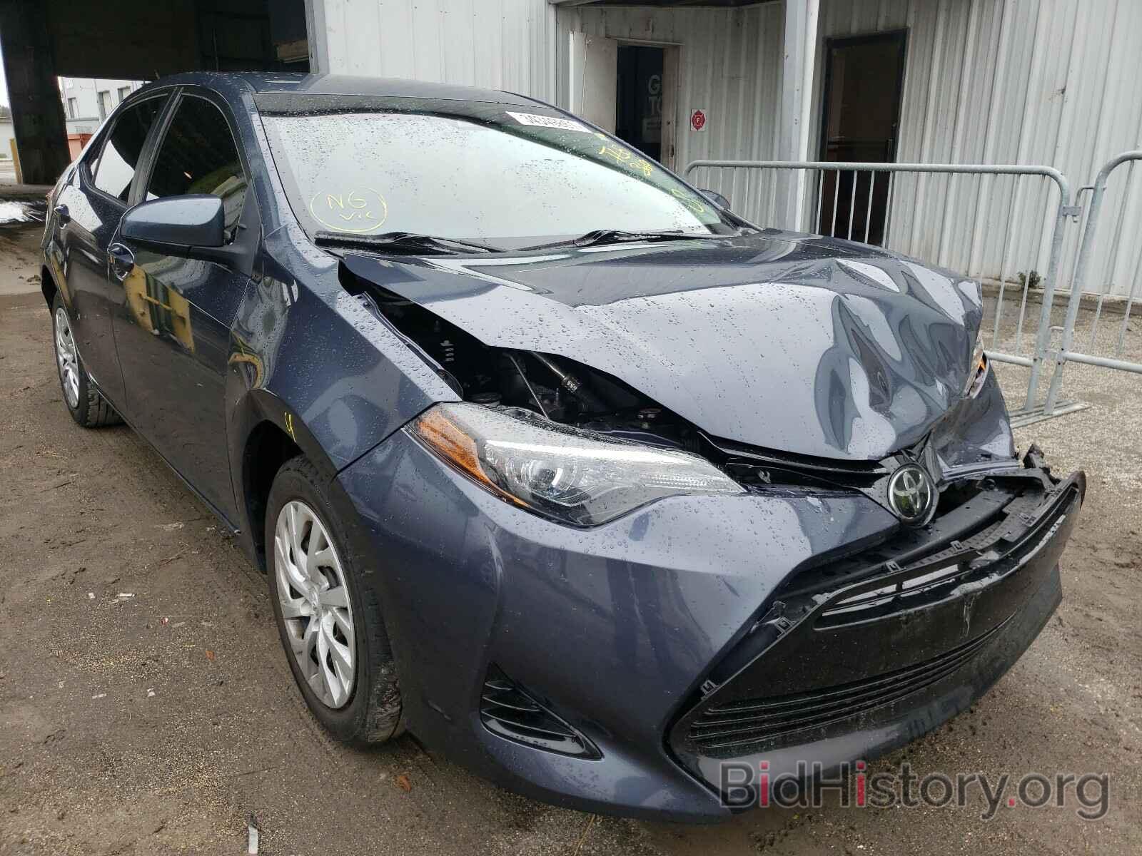 Photo 5YFBURHE0JP832477 - TOYOTA COROLLA 2018