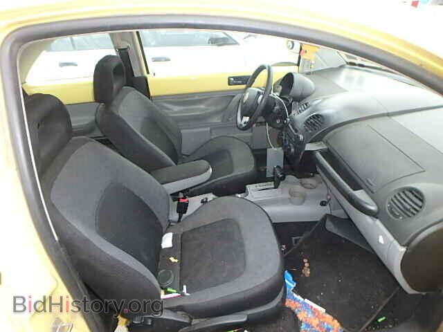 2000 VOLKSWAGEN BEETLE - VIN: 3VWCA21C1YM407698 - Фото 5