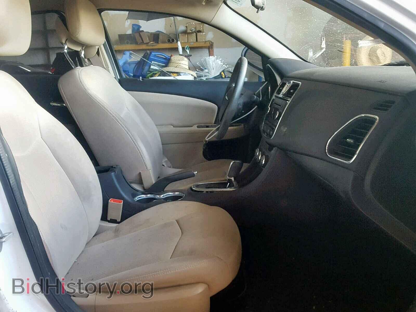 2012 CHRYSLER 200 - VIN: 1C3CCBAB6CN190673 - Фото 5