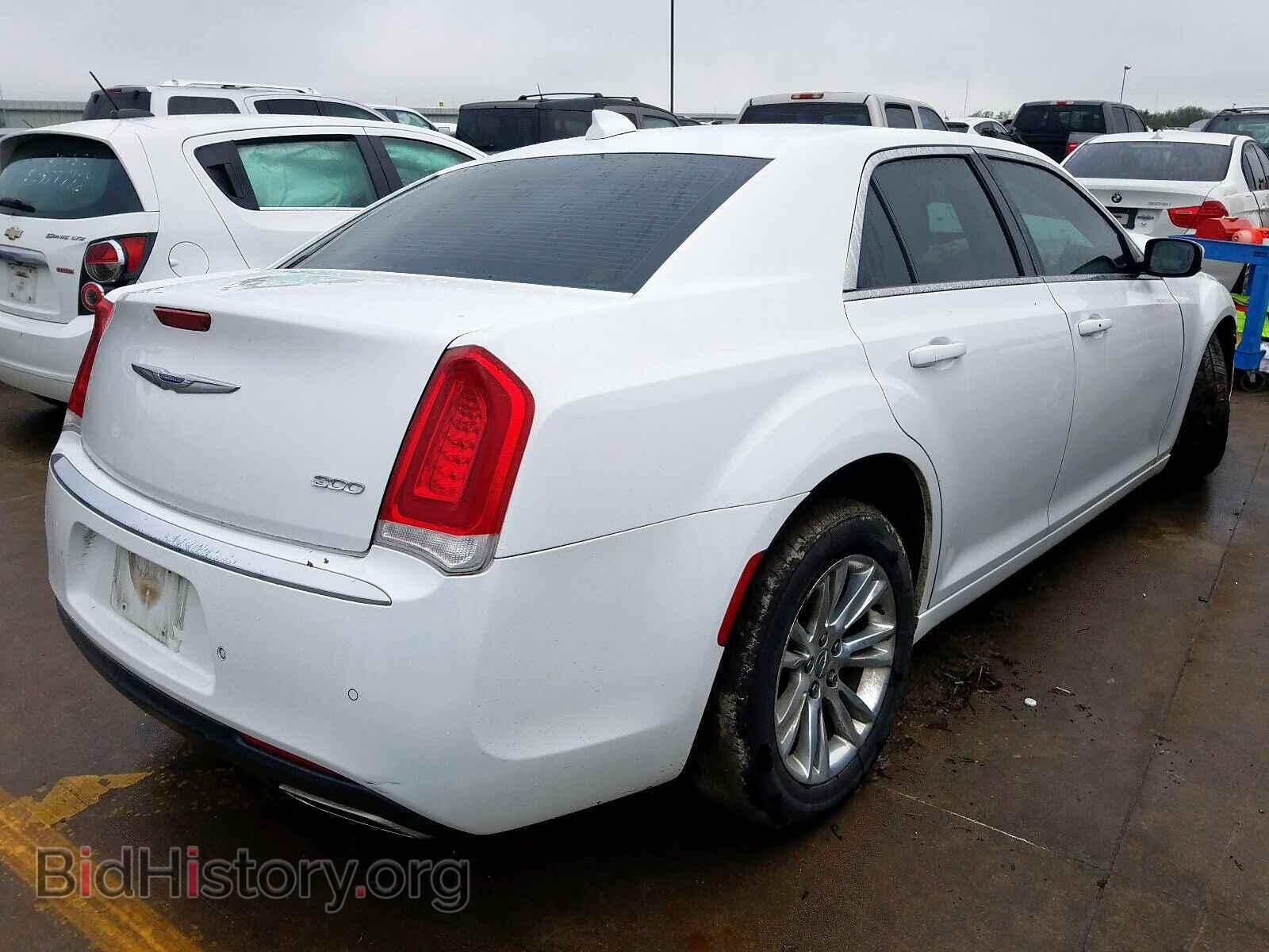 2017 CHRYSLER 300 - VIN: 2C3CCAAG2HH552391 - Фото 4