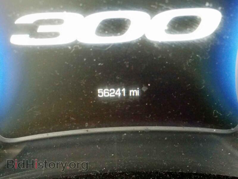 2017 Chrysler 300 (VIN 2C3CCAAG2HH552391) — фото 8 из 10