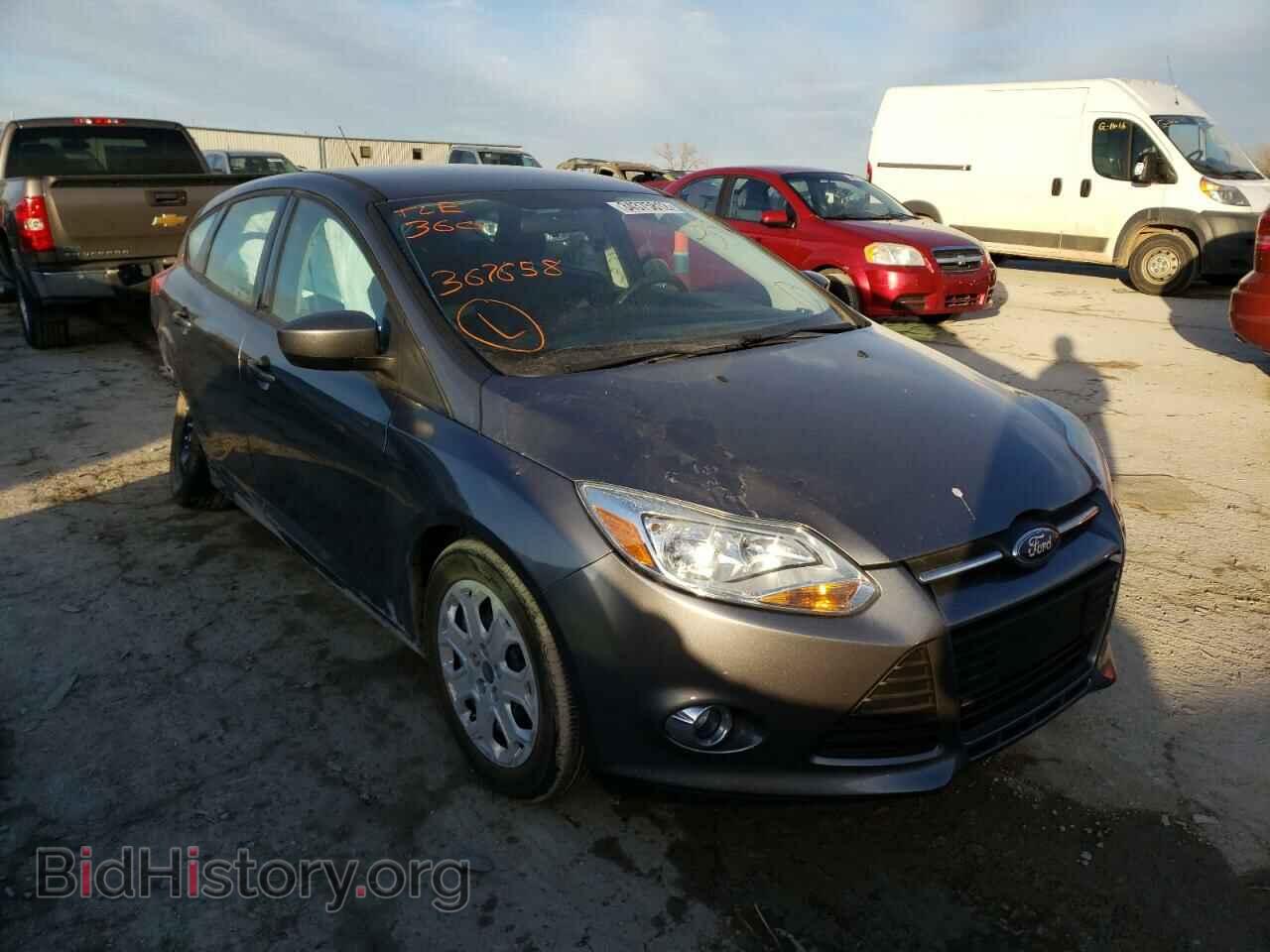 Photo 1FAHP3K23CL367658 - FORD FOCUS 2012
