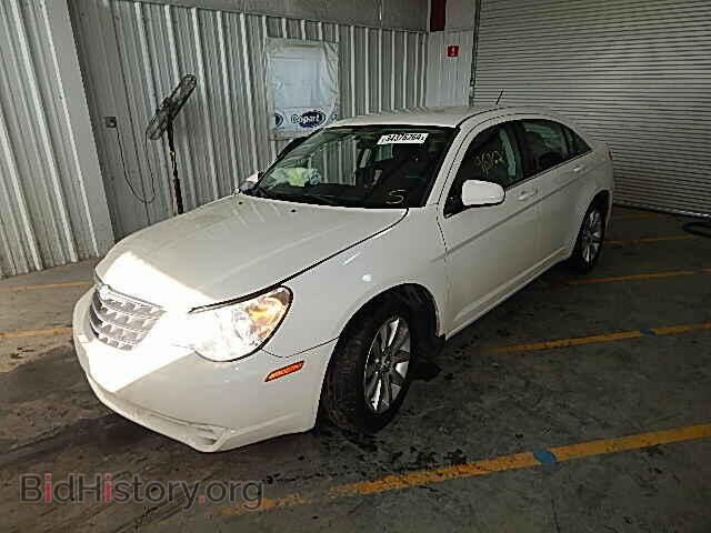 2010 CHRYSLER SEBRING - VIN: 1C3CC5FB5AN216445 - Фото 2