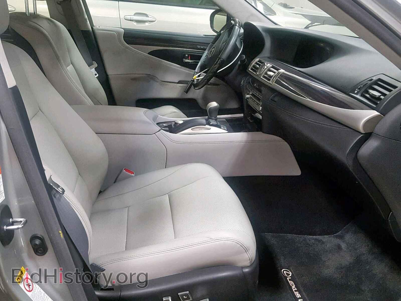 2016 LEXUS LS460 - VIN: JTHBL5EF5G5140843 - Photo 5
