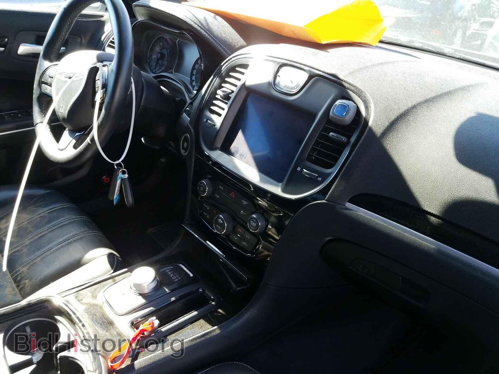 2017 CHRYSLER 300 - VIN: 2C3CCABG0HH577403 - Фото 9