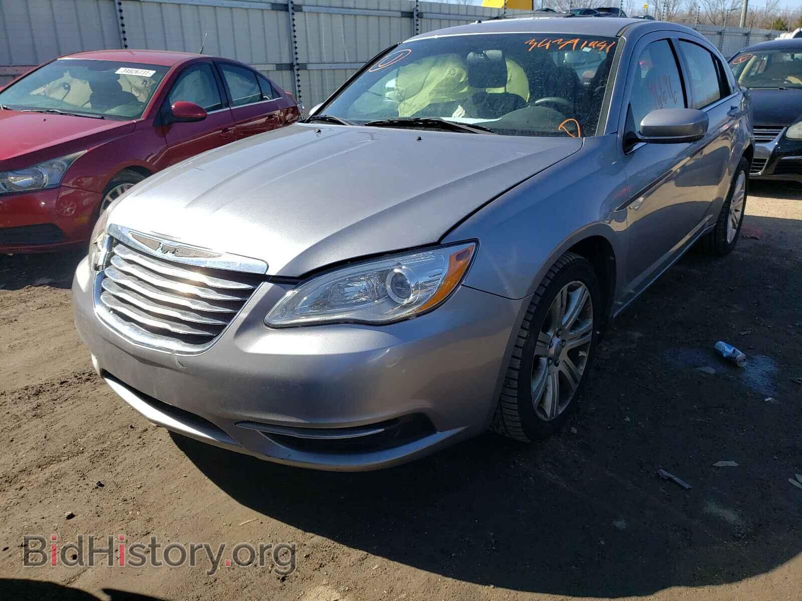 2013 CHRYSLER 200 - VIN: 1C3CCBBB4DN610138 - Фото 2