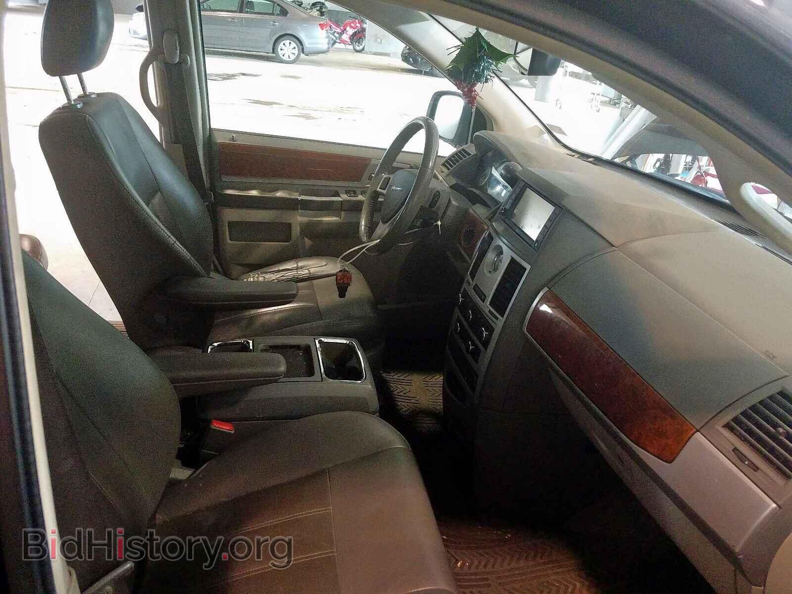 2009 CHRYSLER TOWN & COU - VIN: 2A8HR54199R552150 - Фото 5
