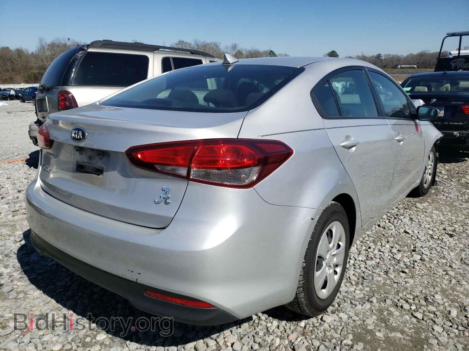 2017 KIA FORTE - VIN: 3KPFK4A72HE094974 - Photo 4