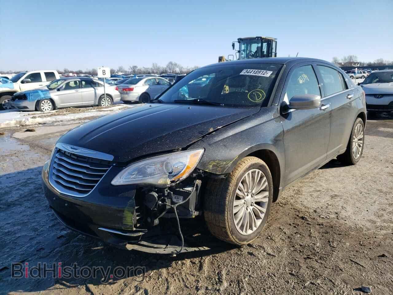 2011 CHRYSLER 200 - VIN: 1C3BC2FG0BN597032 - Фото 2