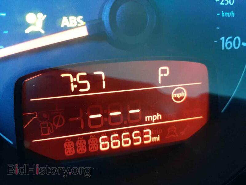 2012 Volkswagen BEETLE (VIN 3VWJP7AT5CM622531) — photo 8 of 10