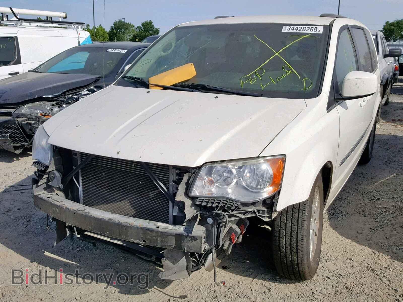 2013 CHRYSLER TOWN & COU - VIN: 2C4RC1BG9DR690244 - Фото 2