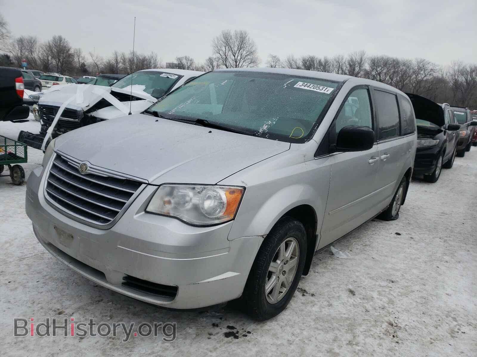 2010 CHRYSLER MINIVAN - VIN: 2A4RR2D16AR329993 - Photo 2