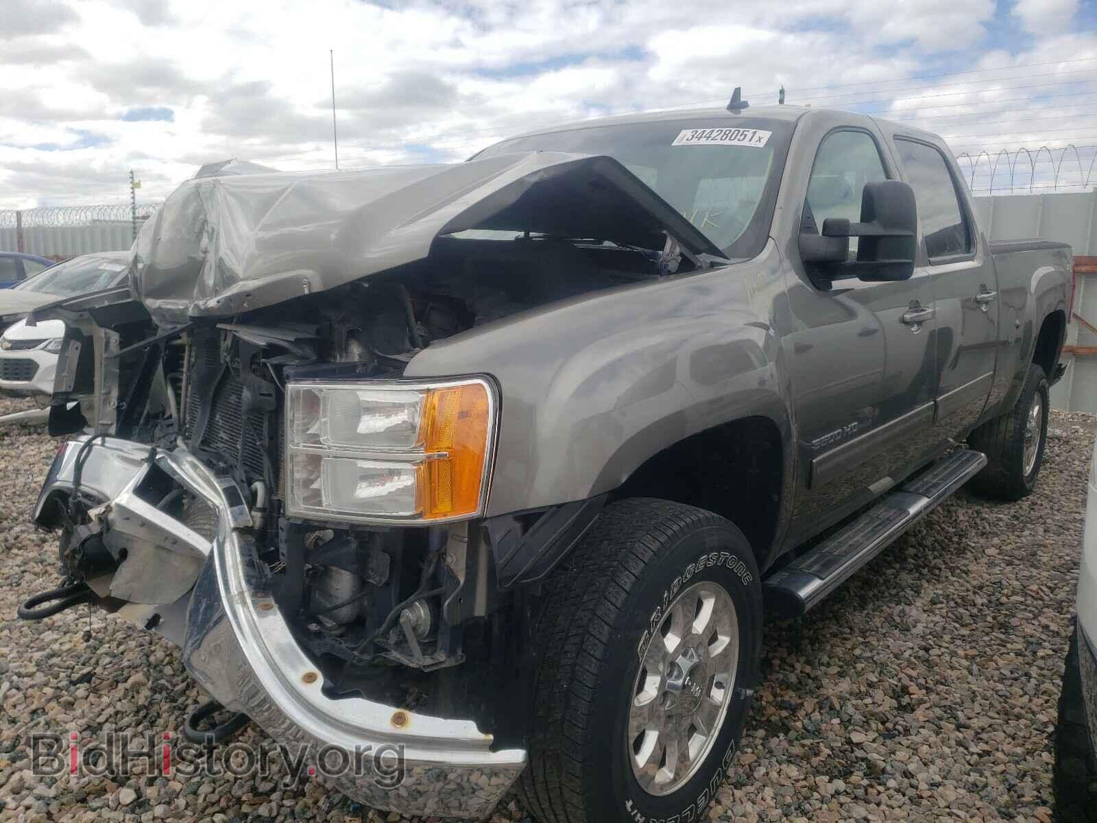 2013 GMC SIERRA - VIN: 1GT424E81DF170825 - Фото 2