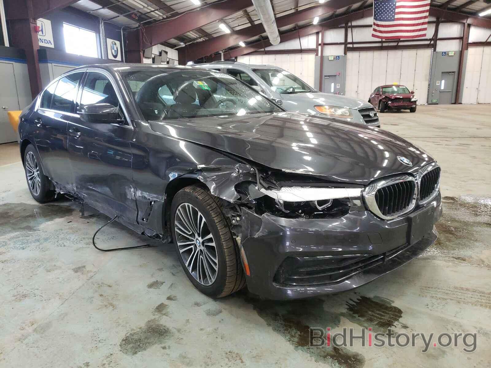 Photo WBAJA7C55KWW47864 - BMW 5 SERIES 2019