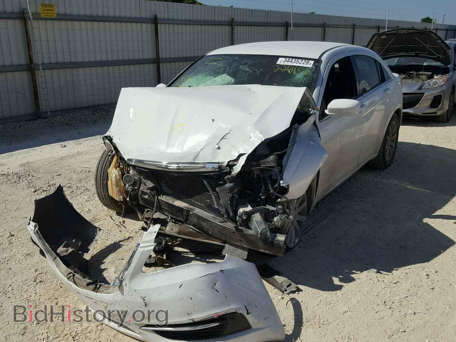 2012 CHRYSLER 200 - VIN: 1C3CCBAB3CN226156 - Фото 2