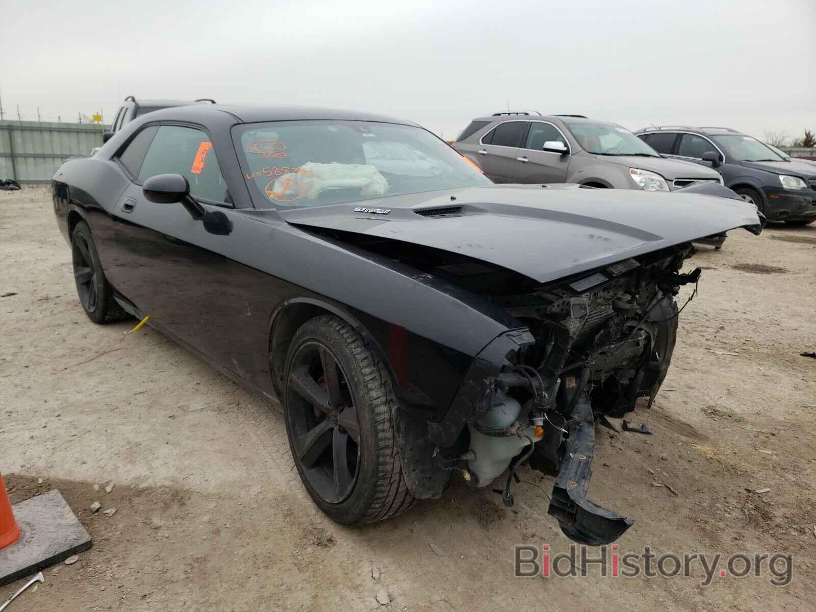 Photo 2B3LJ74W89H588399 - DODGE CHALLENGER 2009