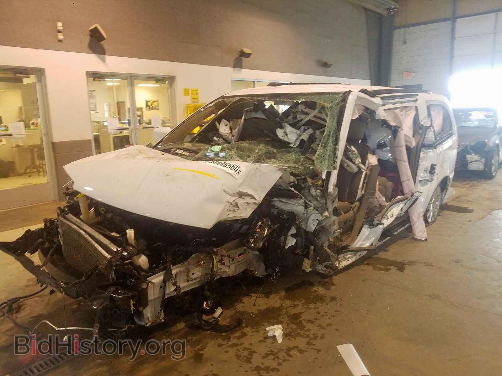2014 CHRYSLER TOWN & COU - VIN: 2C4RC1BG1ER165972 - Фото 2