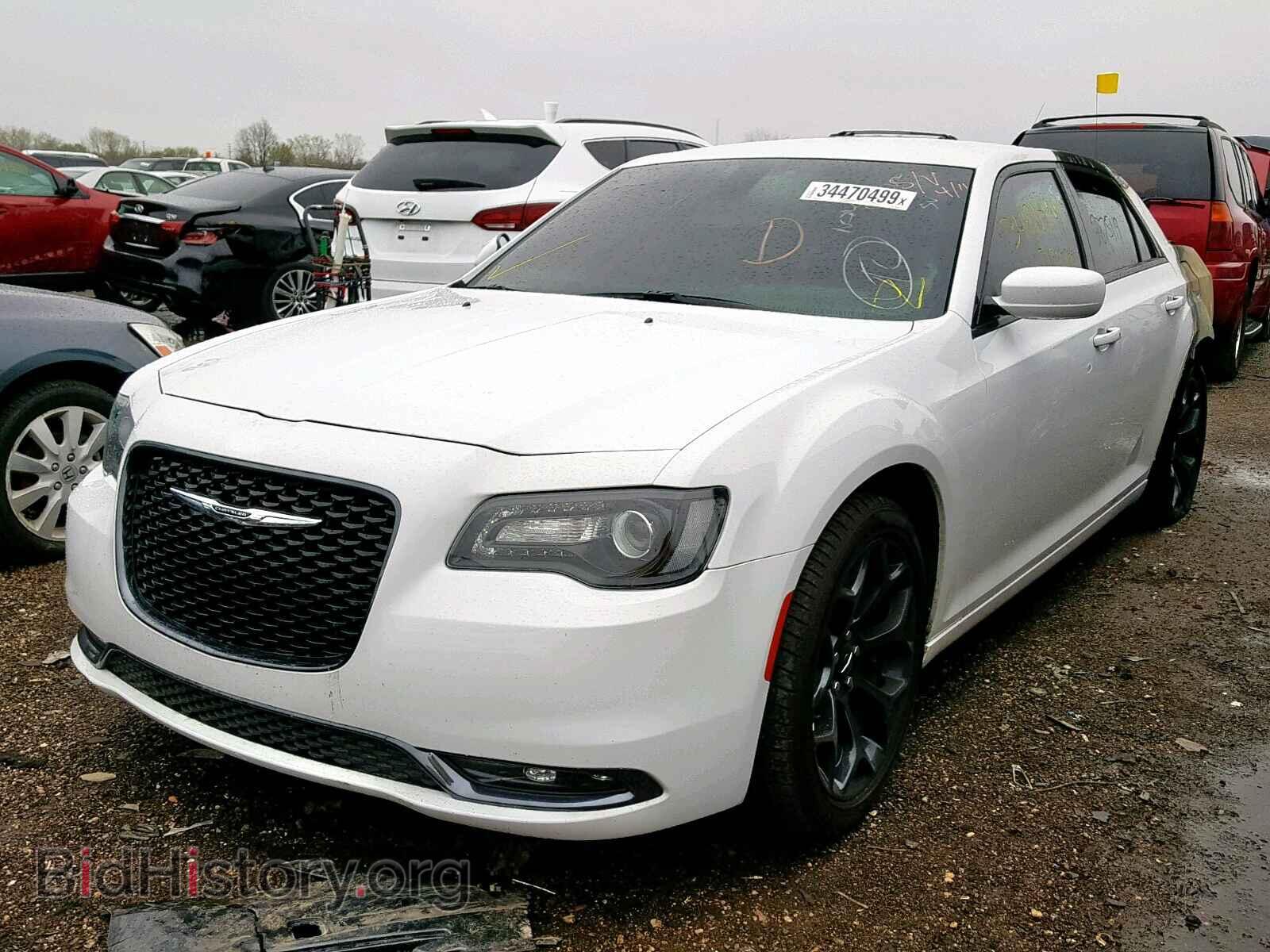 2019 CHRYSLER 300 - VIN: 2C3CCABG0KH515877 - Фото 2