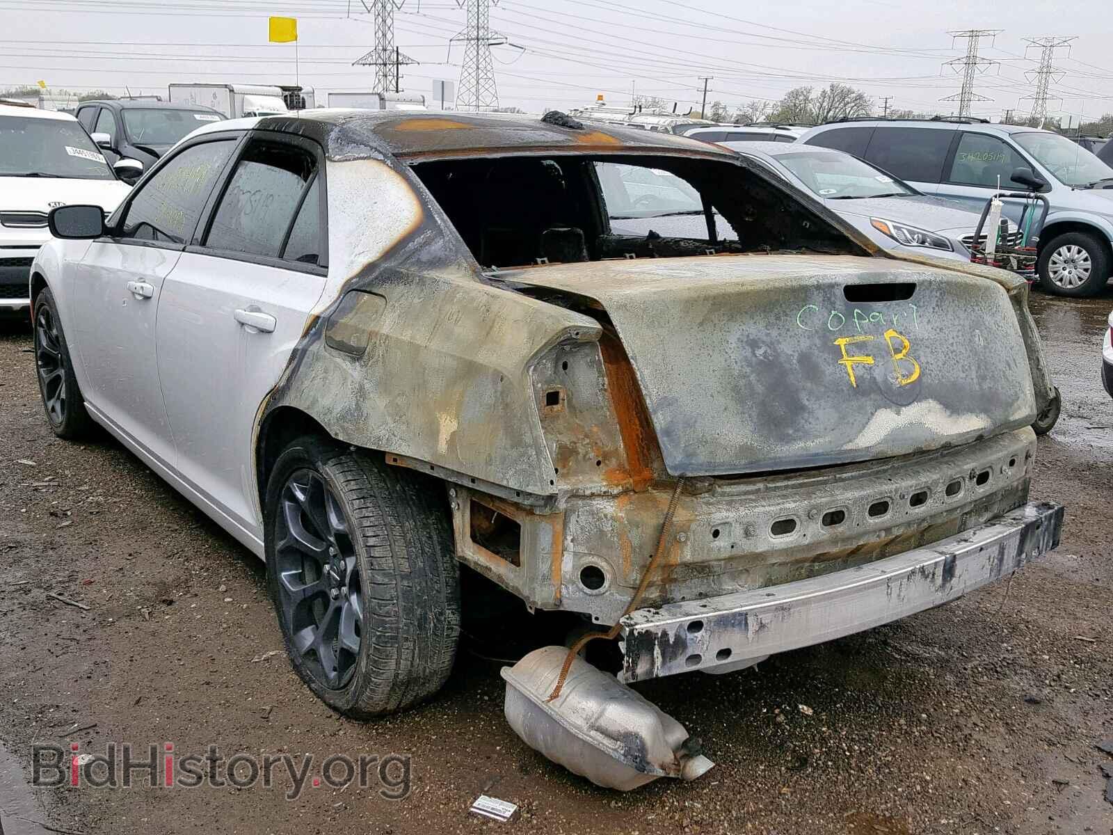 2019 CHRYSLER 300 - VIN: 2C3CCABG0KH515877 - Фото 3