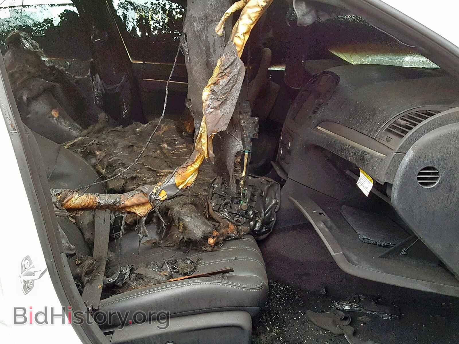 2019 CHRYSLER 300 - VIN: 2C3CCABG0KH515877 - Фото 5
