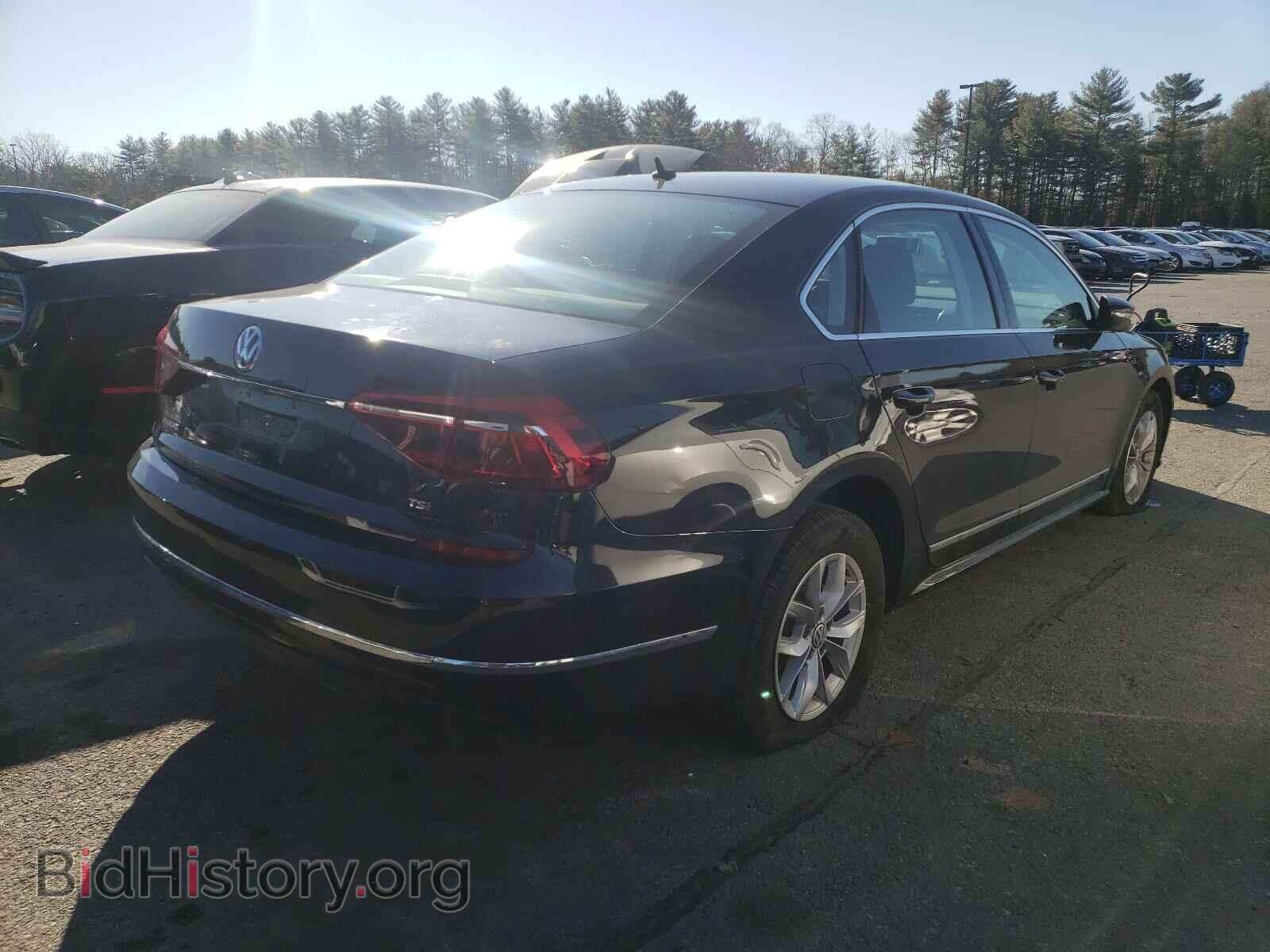 2017 VOLKSWAGEN PASSAT - VIN: 1VWAT7A3XHC028506 - Фото 4